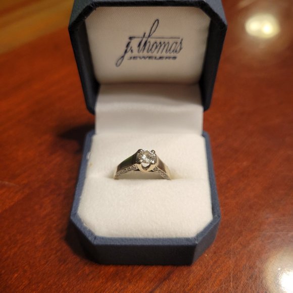 White gold Engagement/wedding ring - Picture 1 of 3